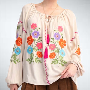 Easel Embroidered Babydoll Tunic Top in Khaki Size S